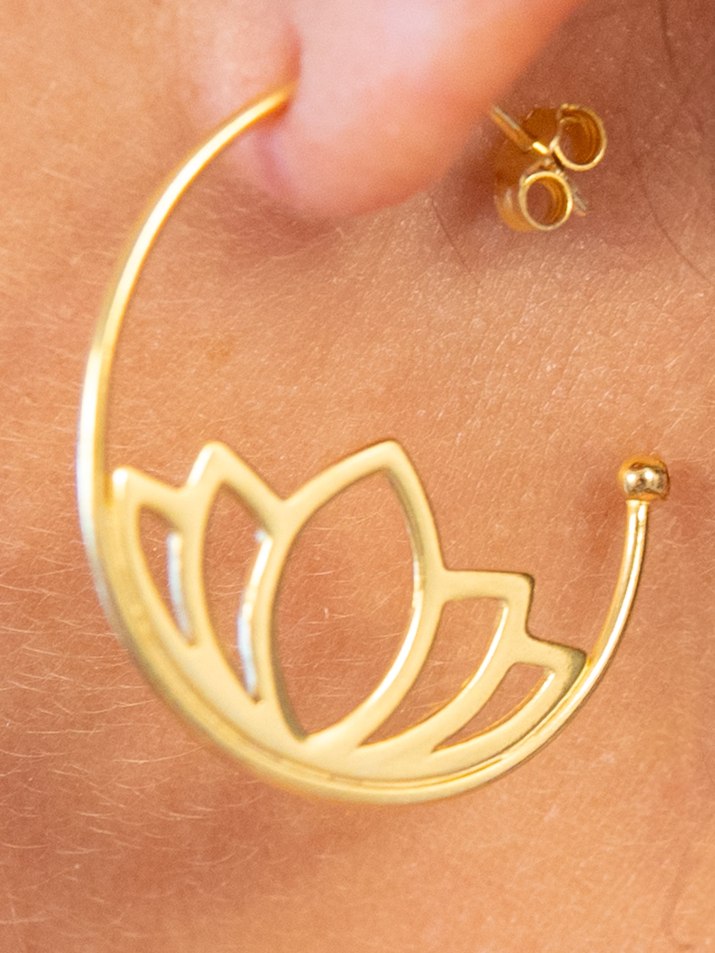 Lotus Hoops